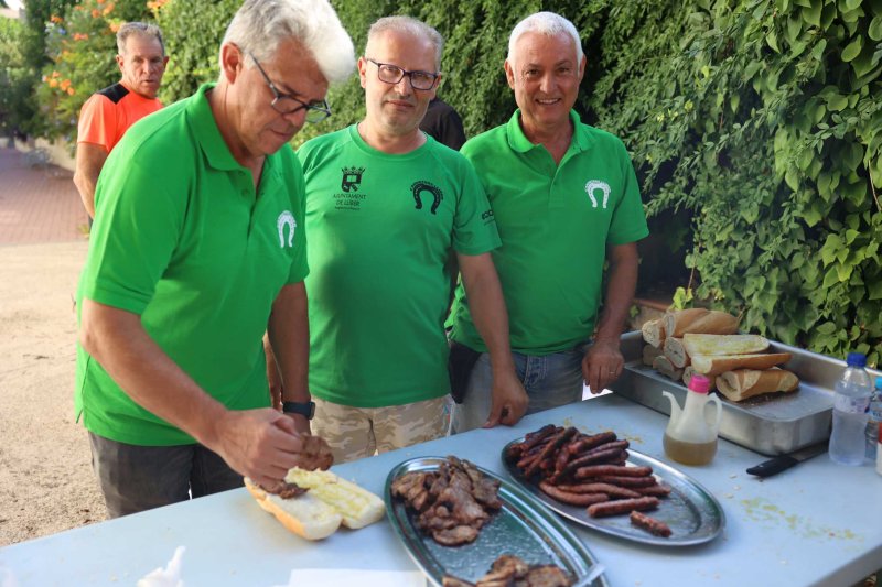 La presentació i l’entrada de la murta aporten l’ambient a l’arranc de les festes de Llíber La presentació i l’entrada de la murta aporten l’ambient a l’arranc de les festes de Llíber